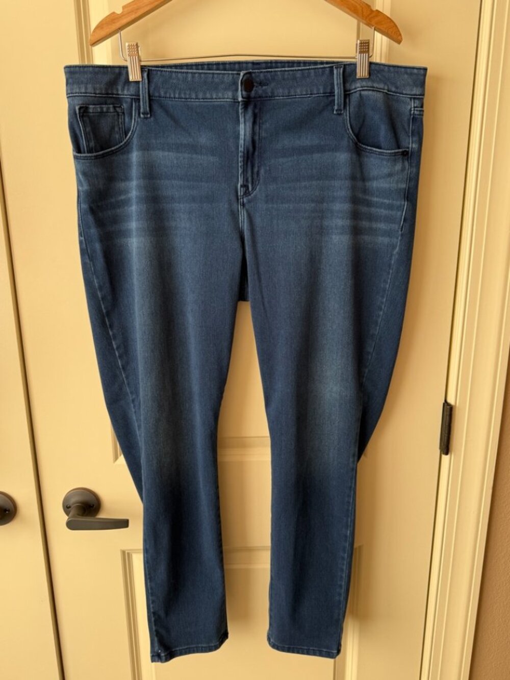 Old Navy Rockstar Jeans size 18